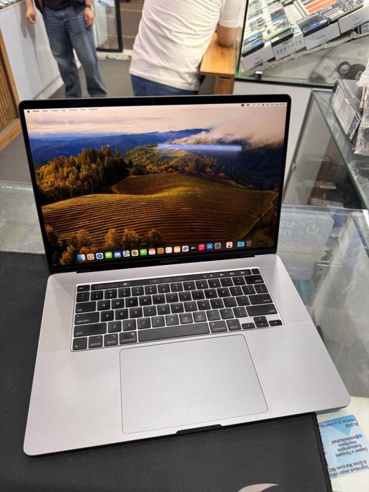 Apple Macbook Pro 2019 Intel Core i7 SSD 512GB ОЗУ 16GB Radeon 4GB 3K