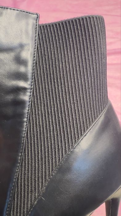 Дамски боти с висок ток