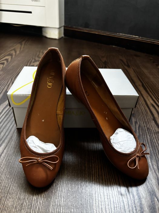 Продавам обувки - тип Пантофка - в черно и кафяво