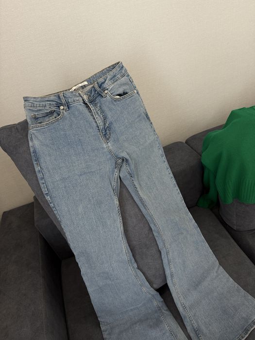 Джинсы две пары