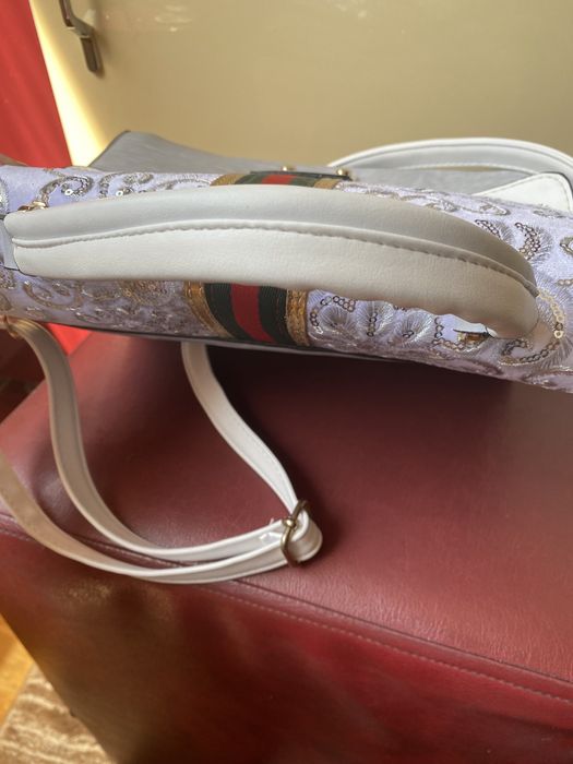 Vand geanta alba model deosebit