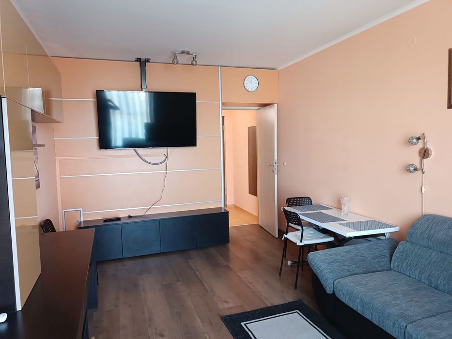 Дава се под наем Двустаен апартамент в Варна, Общината - 68 кв.м за 612 € - Снимка #2