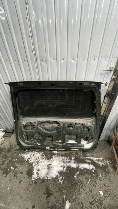 Продам капот и багажник со стеклом митсубиси монтеро 97