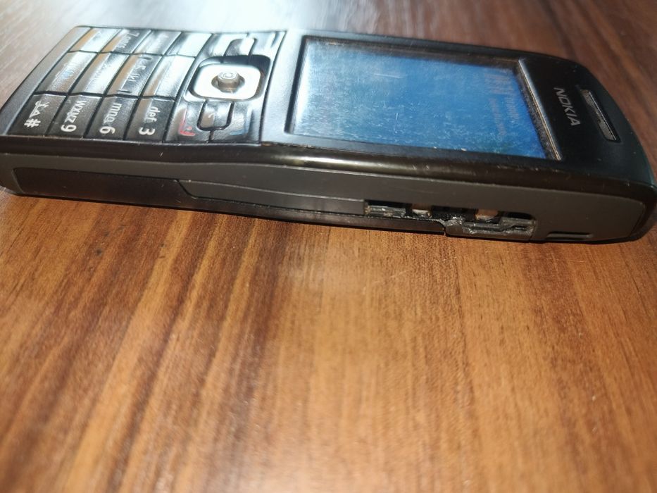 Vând Nokia E50 și 6151
