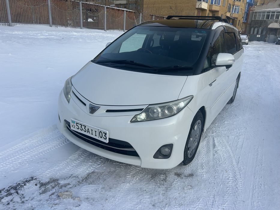 Продам Toyota Estima 2010 год
