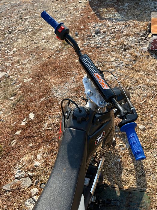1799 lei Pretul e negociabil. nt:0755468365. Motorul Cross kxd-607 125cc.