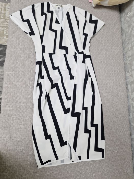 Продам все платья за 5000