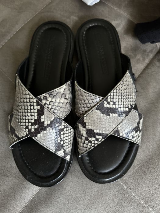 Papuci slapi din piele Italia