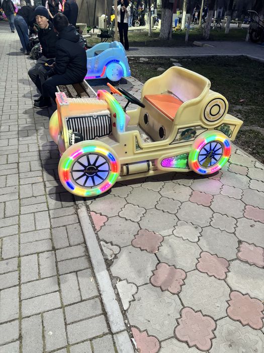 Атракцион светящие машинки