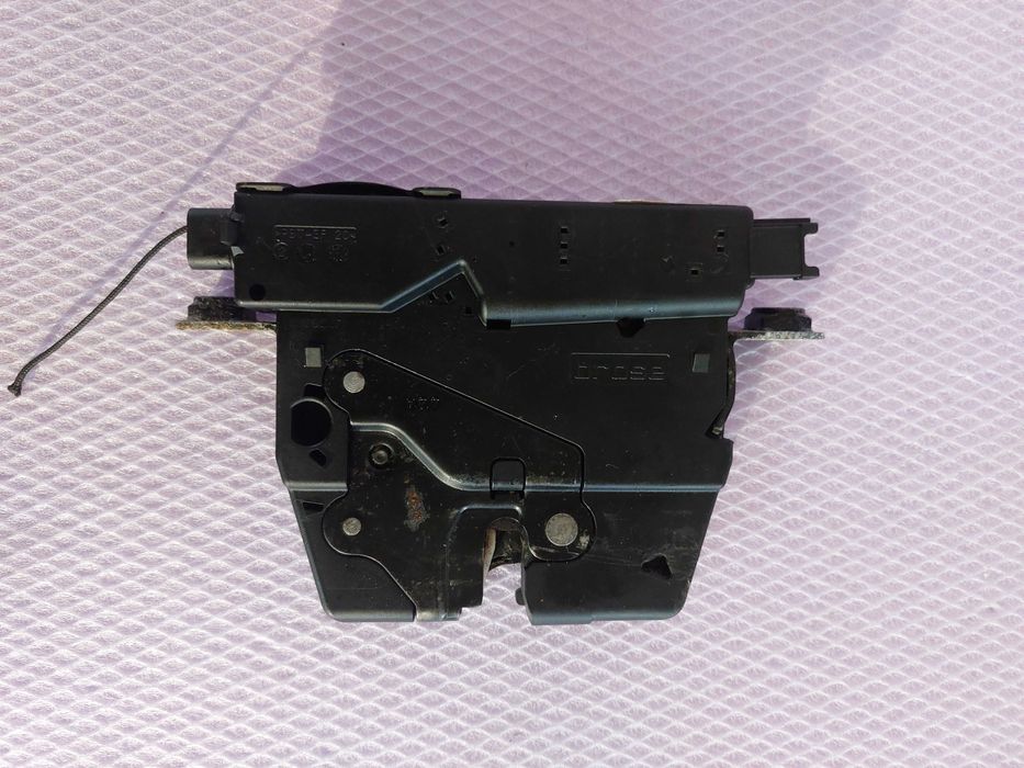 Broasca haion portbagaj BMW E46 E60 E63 E85 E87 E90 F06 F10 F18 F30