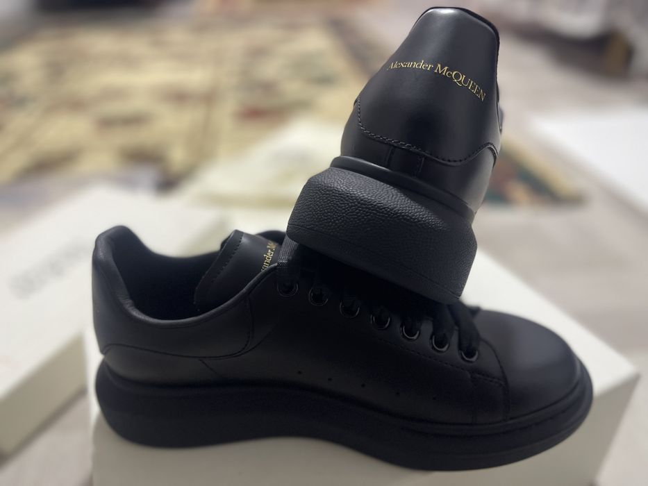 Adidasi alexander mcqueen noi cu eticheta