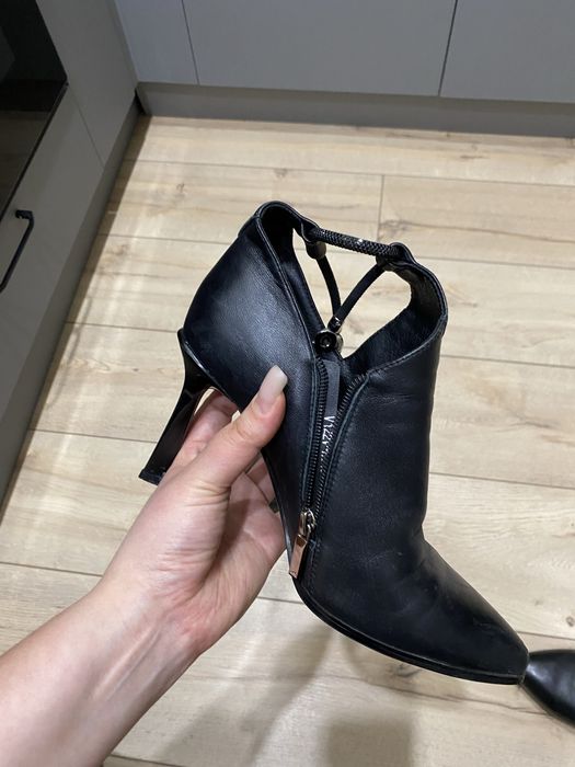 Продам полу сапожки стильные