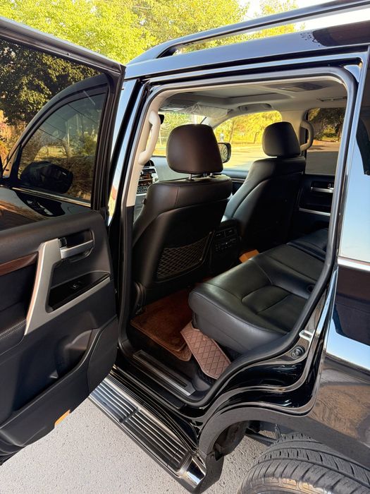 Продается LAND CRUISER 200