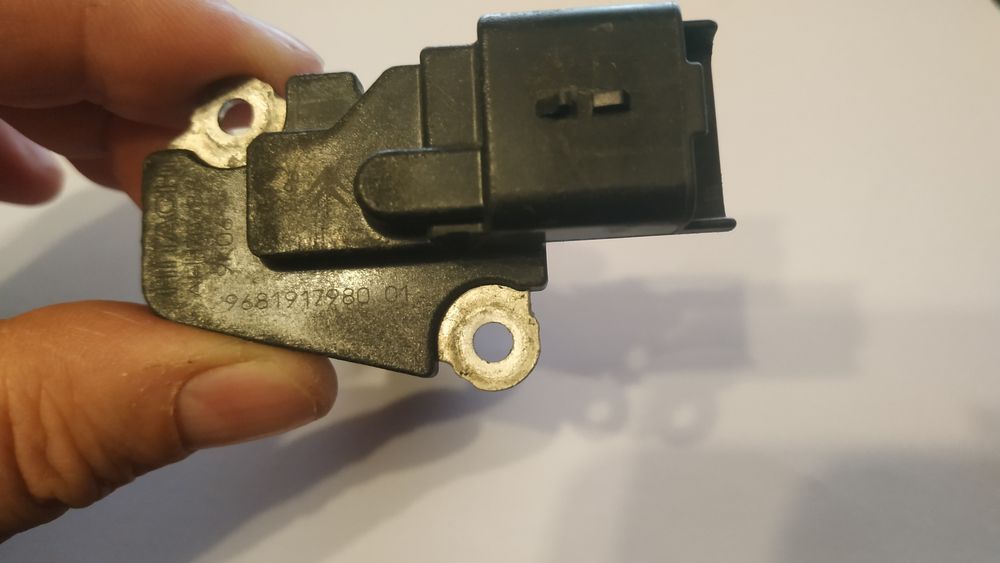 Дебитомер - Сензор за обем въздух / Air Mass Sensor Hitachi