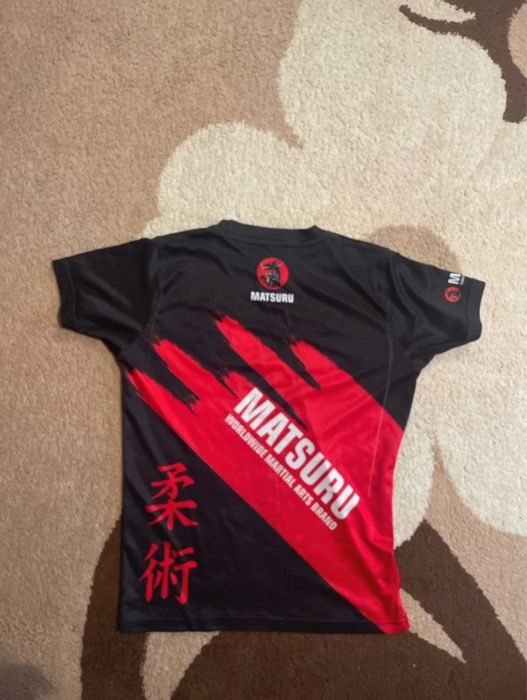 Tricou compresie pentru sport