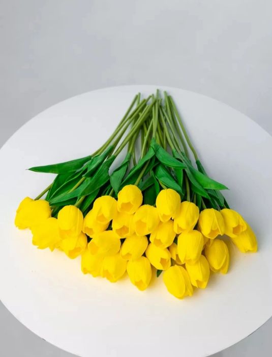 Жёлтые тюльпаны силиконовые