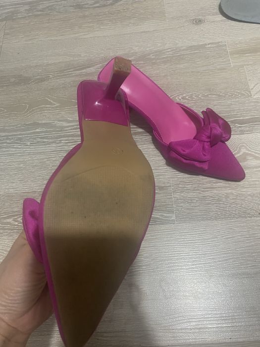 Туфли розовые новые