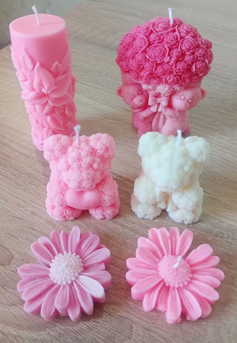 Ръчно изработени соеви свещи и подаръчета