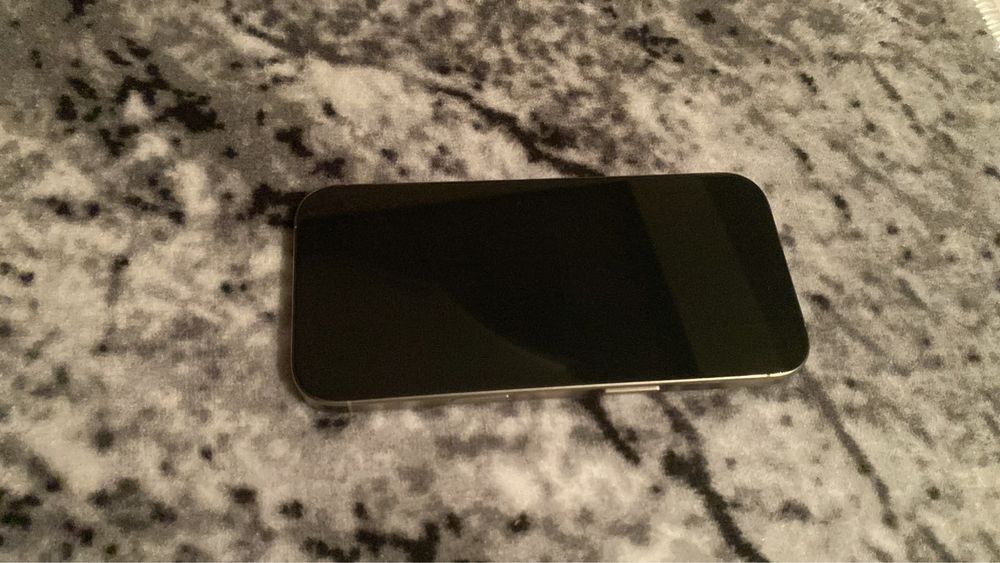 Iphone 16 pro utilizat doar  o luna
