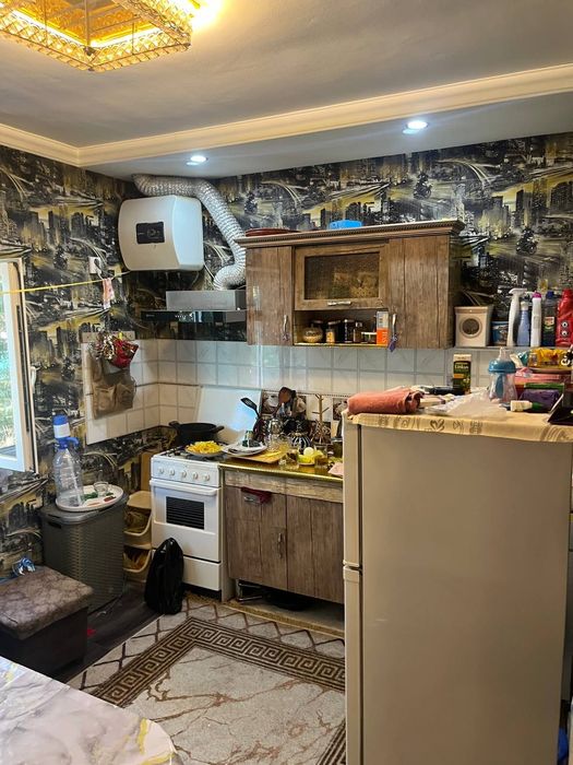 Мирабадский двухкомнатная на втором 50м²
