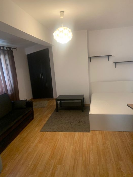 Proprietar inchiriez garsoniera metrou crangasi bloc nou