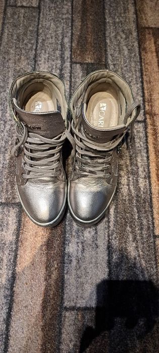 Ghete marca  piele Carinii