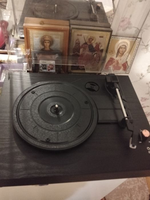 виниловый проигрыватель
