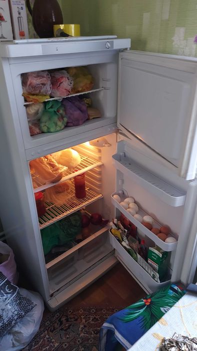 Холодильник " Indesit " продам