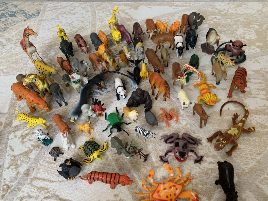 Игрушки животные, динозавры