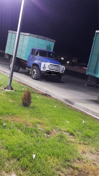 Zil 130 yili 1982 ishlab turgan mashina