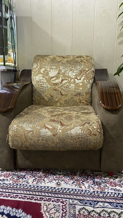 Divan va 2ta kreslo