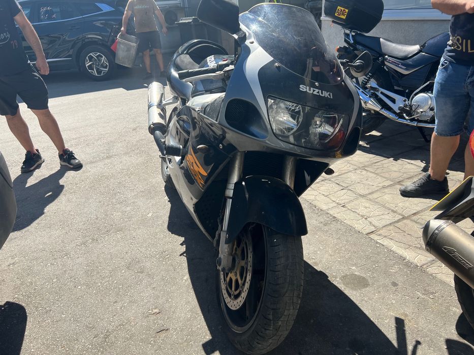 Suzuki SRAD gsxr 600 / 750 на ЧАСТИ