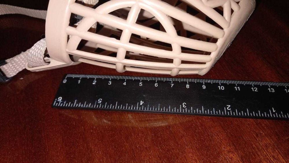 Намордники для собак . Пластиковые.