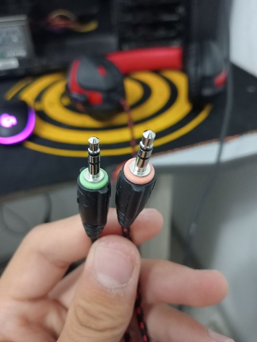 Клавиятура и наушники продаю