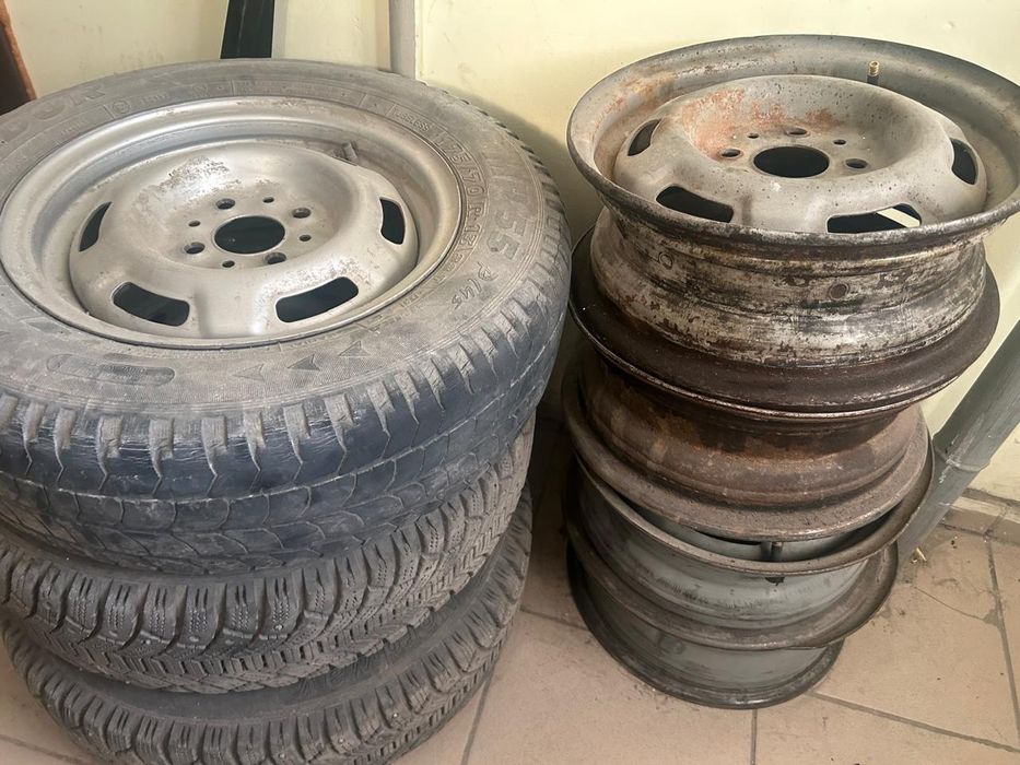 Продам 7 дисков и 3 шины б/у