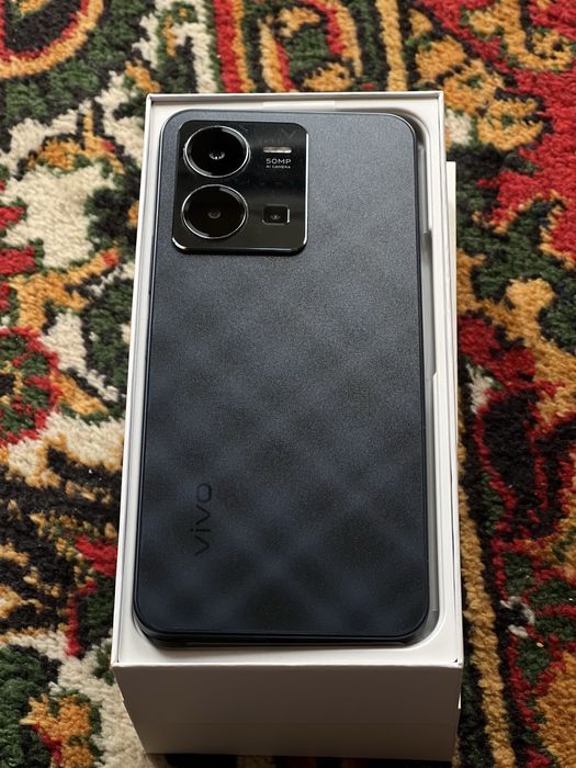 Vivo Y35 sotiladi xotirasi 4+4 / 128
