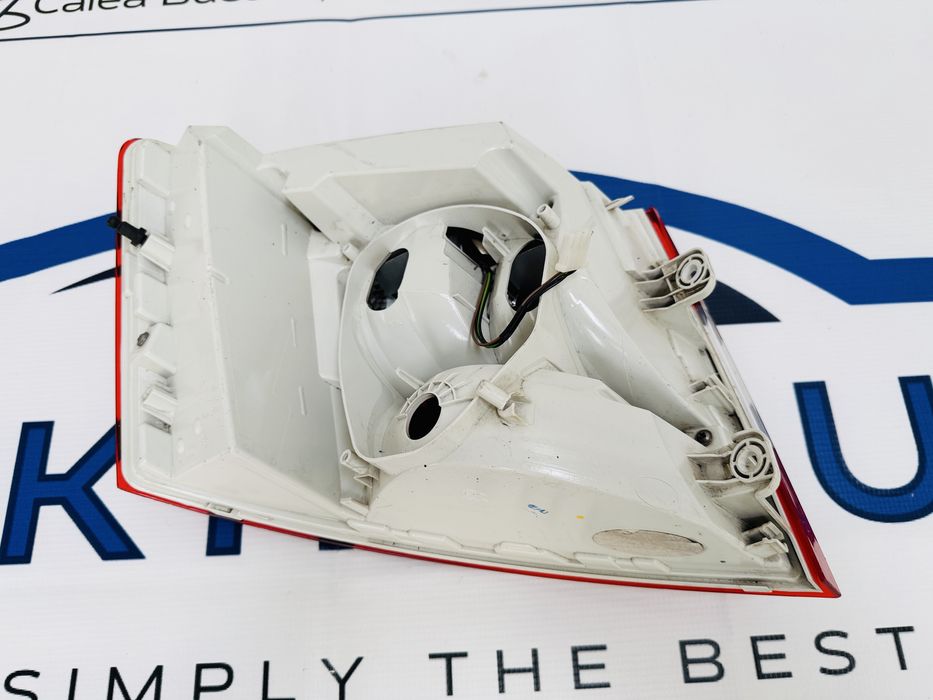 Stop dreapta Skoda Octavia 3 sedan model cu un led !