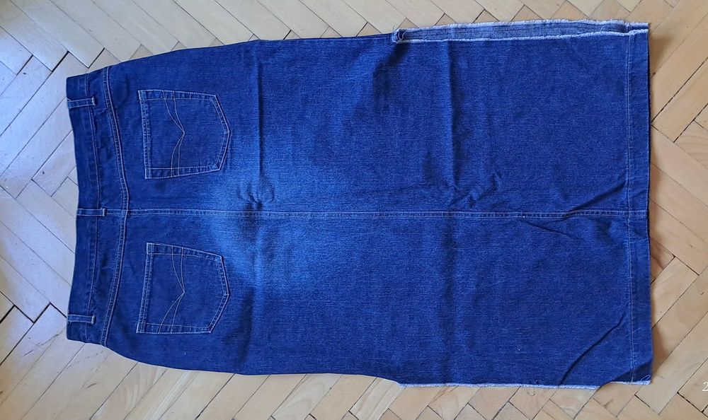 Ефектен потник River Island, права дънкова пола