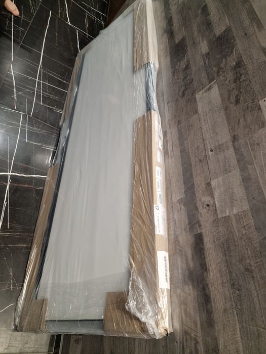 Алуминиева Врата М5 А 69/194 цвят Сив ясен.Бял лакобел Огледало отвън