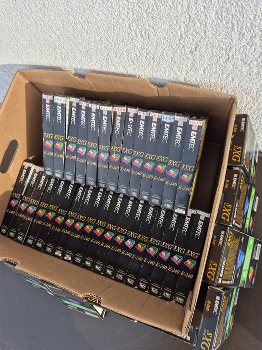 Vând 40 casete video emtec VHS originale colectie filme acțiune,drama,Comedie, Triler, dragoste,western...etc.