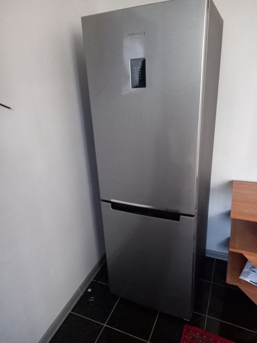 Холодильник сатылады