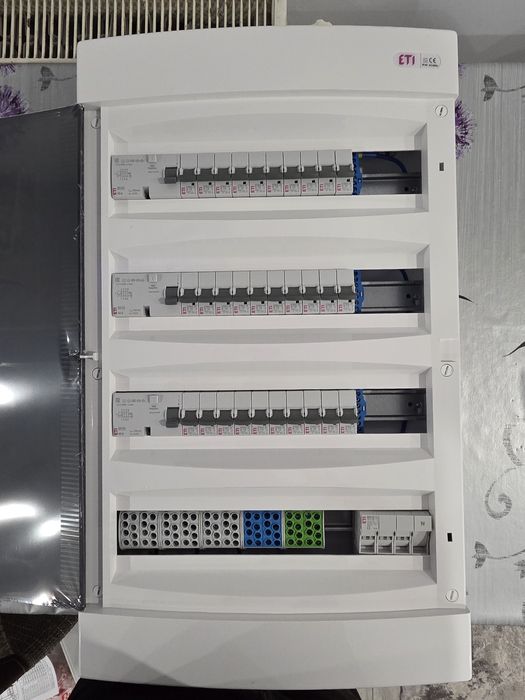 Electrician Bacău – Intervenții rapide și montaj