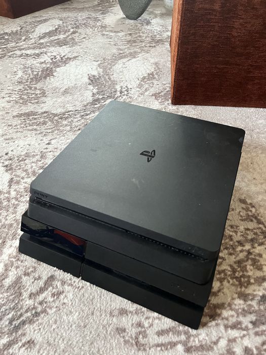 Продавам ps4 и ps4 pro
