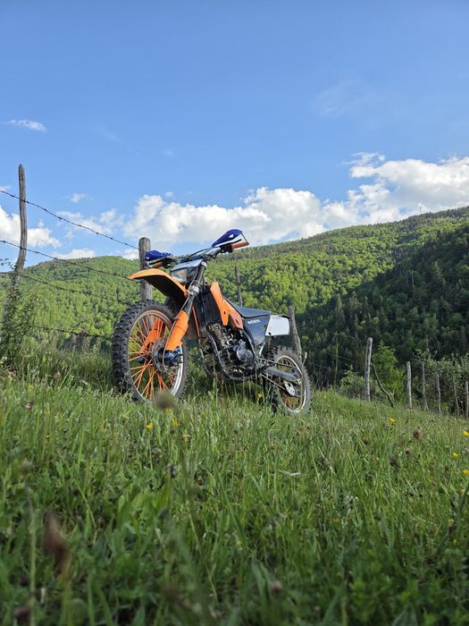 Se vinde ktm 250 în 4 t la pachet cu o aprilia tuareg de 50 !!