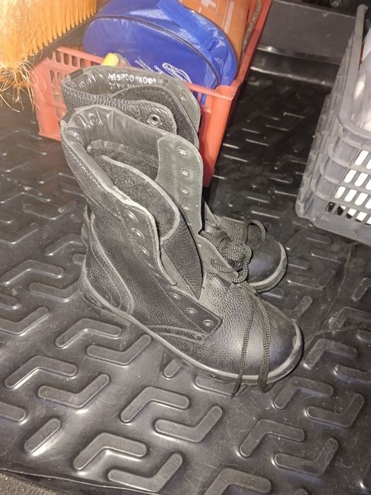 Продам новые берцы зимние