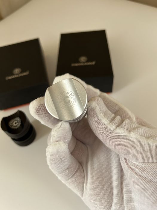 Метална поставка за пури CigarLoong – компактна, 2 цвята, кутия