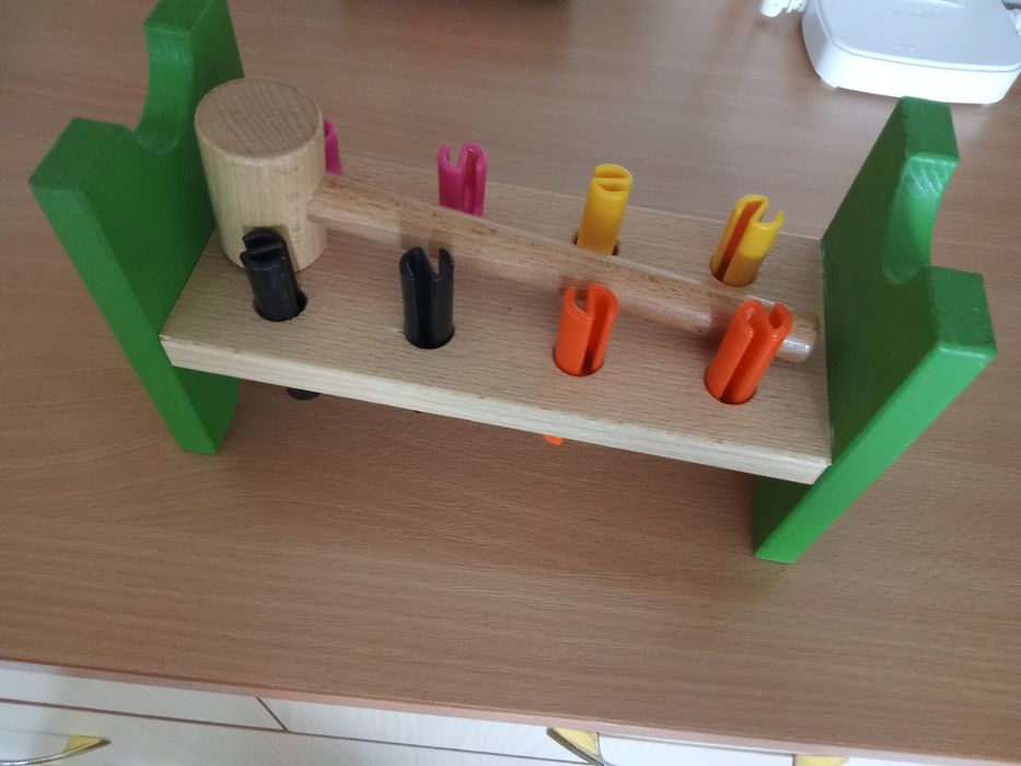 Стучалка гвозди деревянная