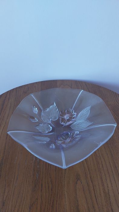 Голяма стъклена фруктиера. Подходяща за плодове.