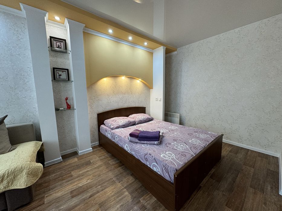 Катаева 11 (ТД Артур, Ярмарка)