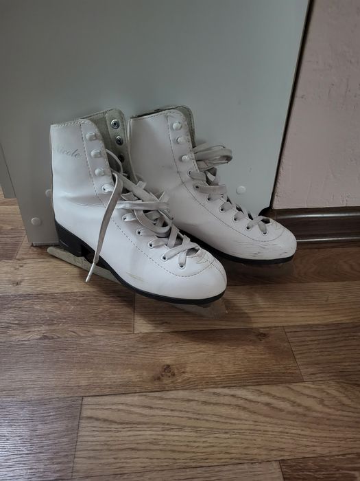 Коньки  фигурные